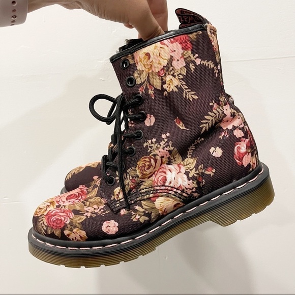 Dr. Martens Victorian Floral Docs Lace-Up Size 6 - Picture 4 of 11